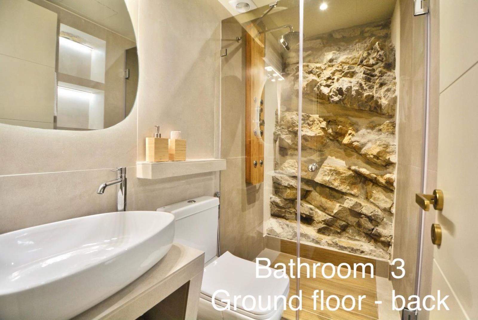 Villasonboard Rock Villa 3 Bed, 3 Bath, Jacuzzi, Seaside Hermione Buitenkant foto