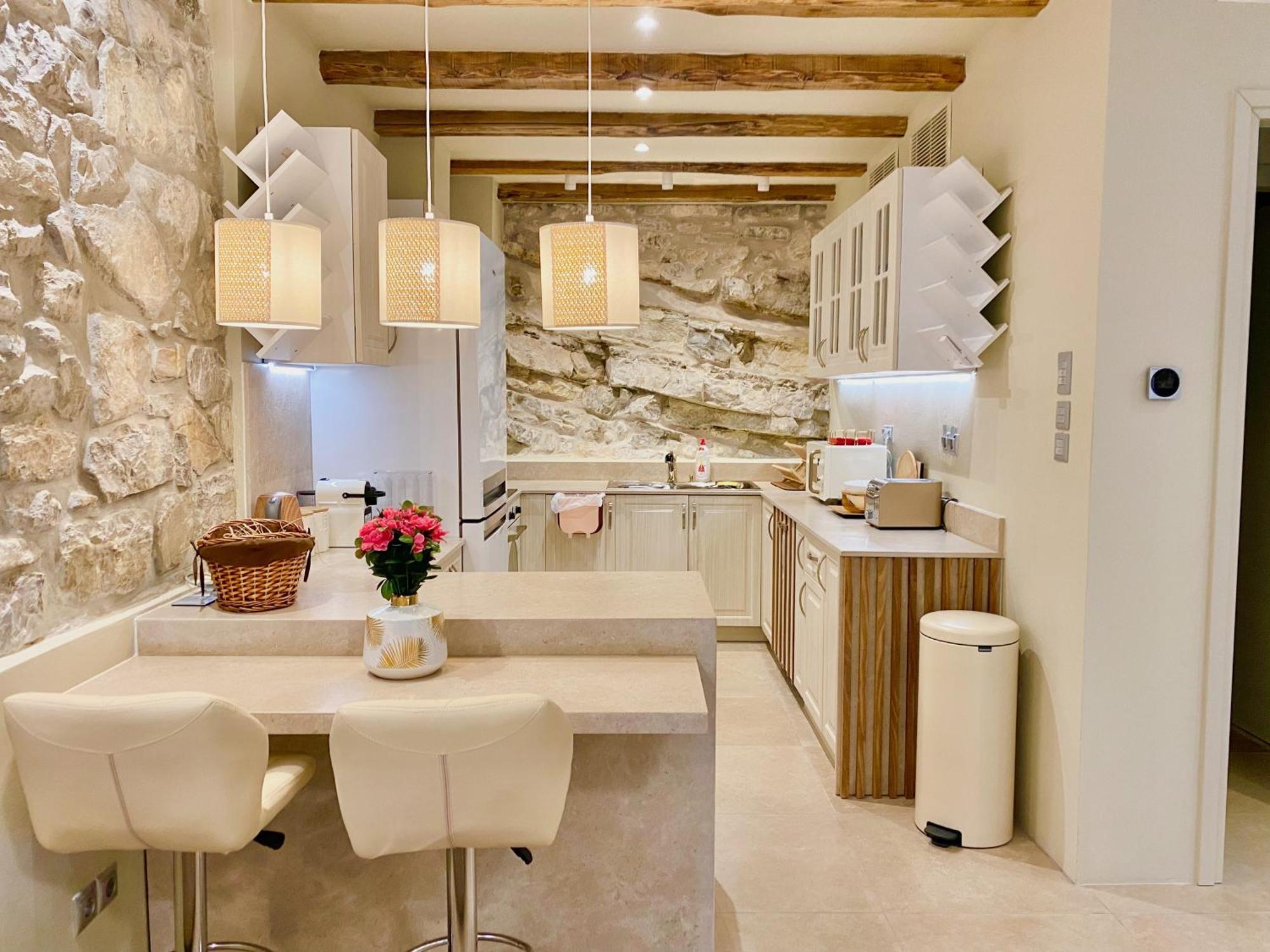 Villasonboard Rock Villa 3 Bed, 3 Bath, Jacuzzi, Seaside Hermione Buitenkant foto